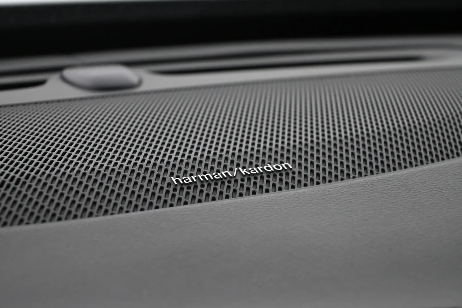 Car Image - 3vTpLUO9CXhuJhwWhlcQRe