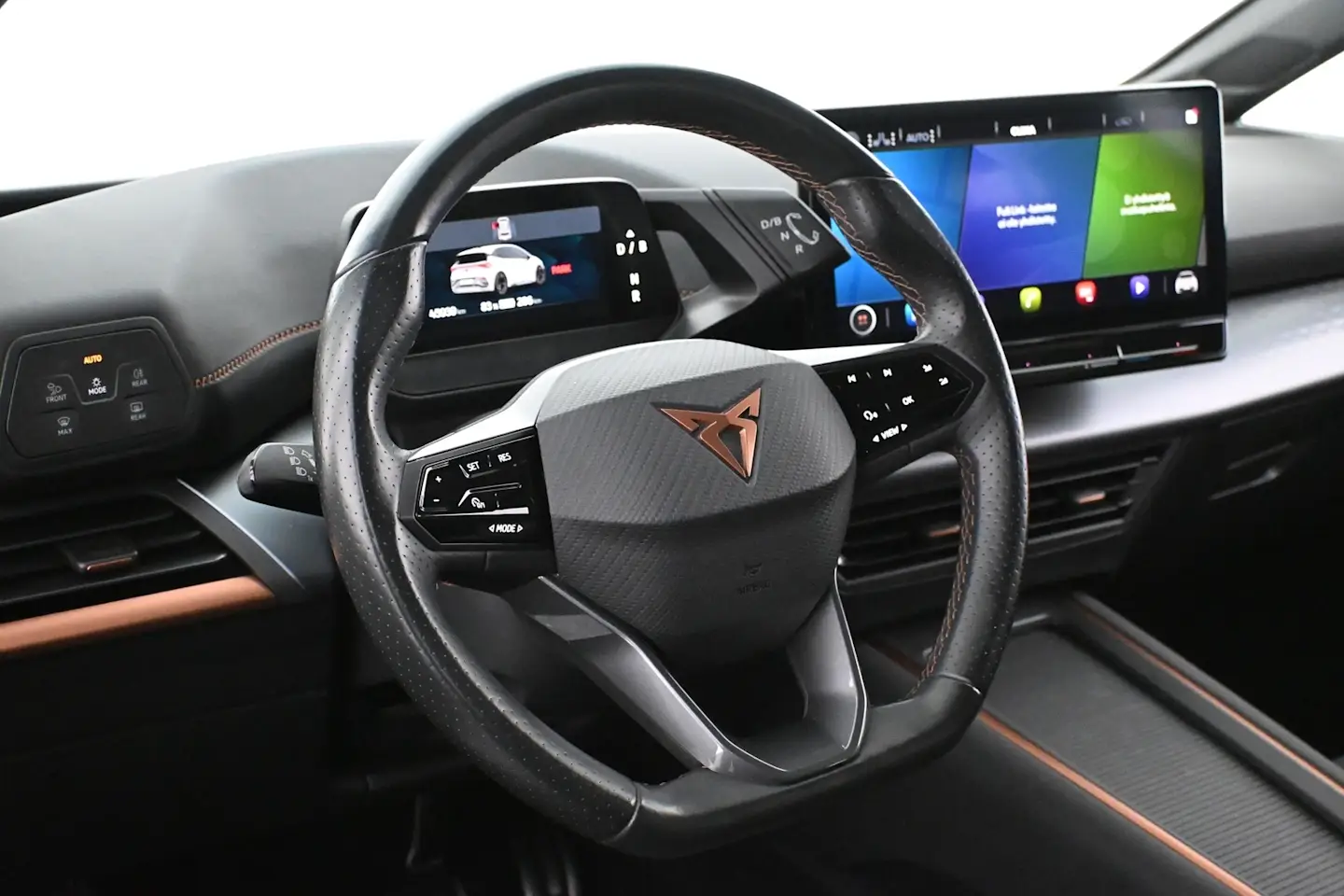 Car Image - 2iZLuVenobhca79rTjjUND