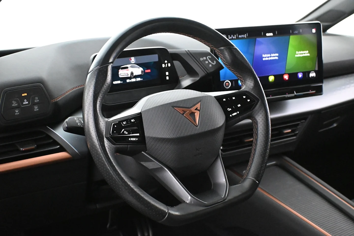 Car Image - 2iZLuVenobhca79rTjjUND