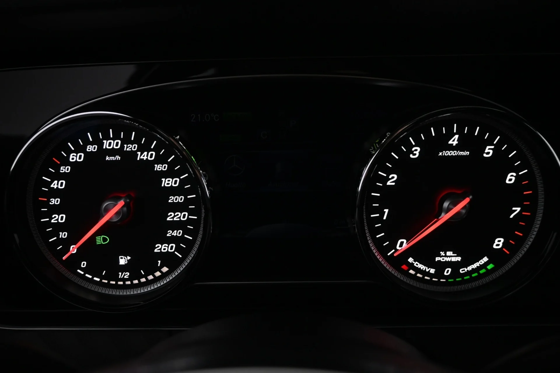 Car Image - 60gFY4Nr4UzNzPBzEoRlTa