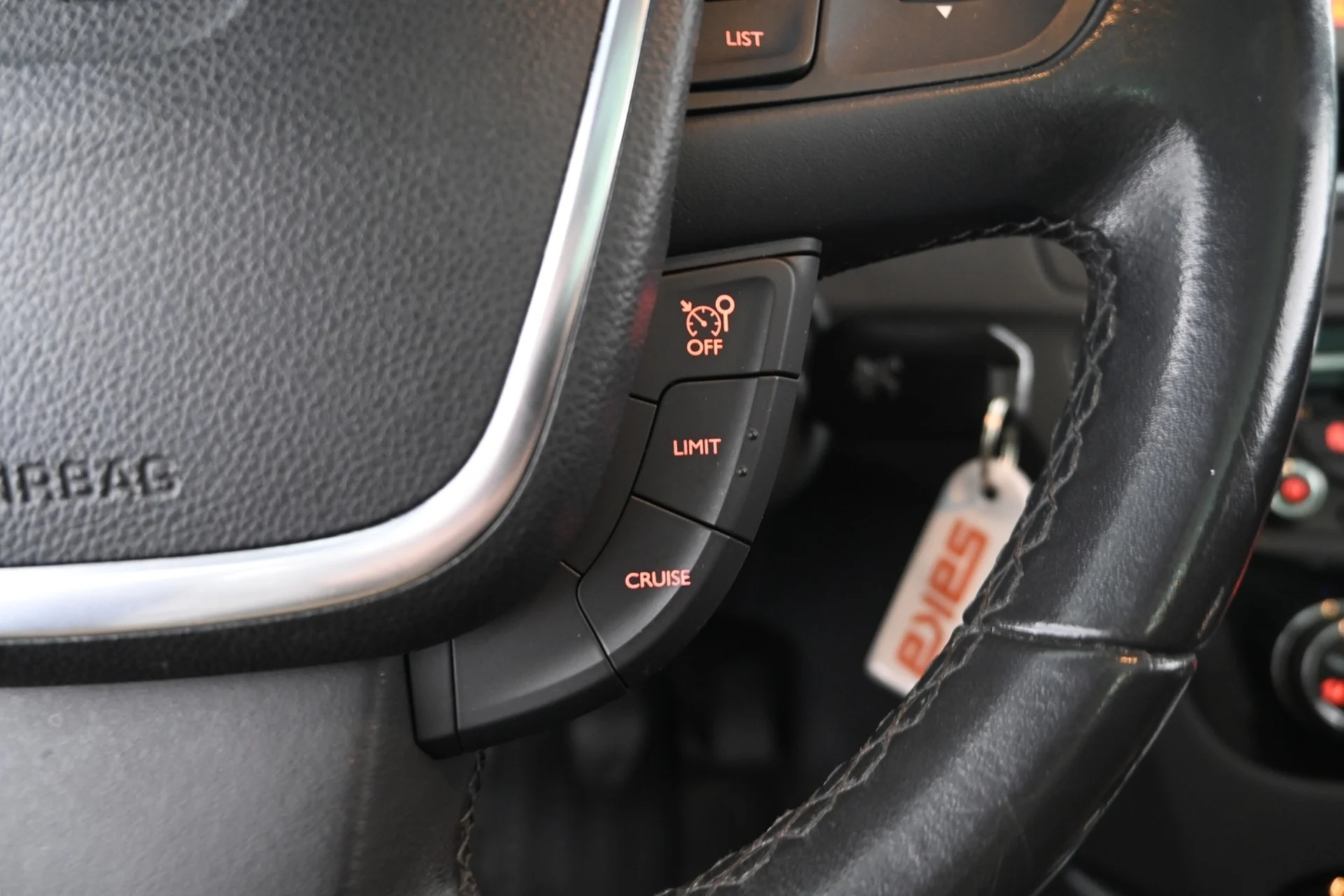 Car Image - 1ShlTeww3I33yliTcIYpXF