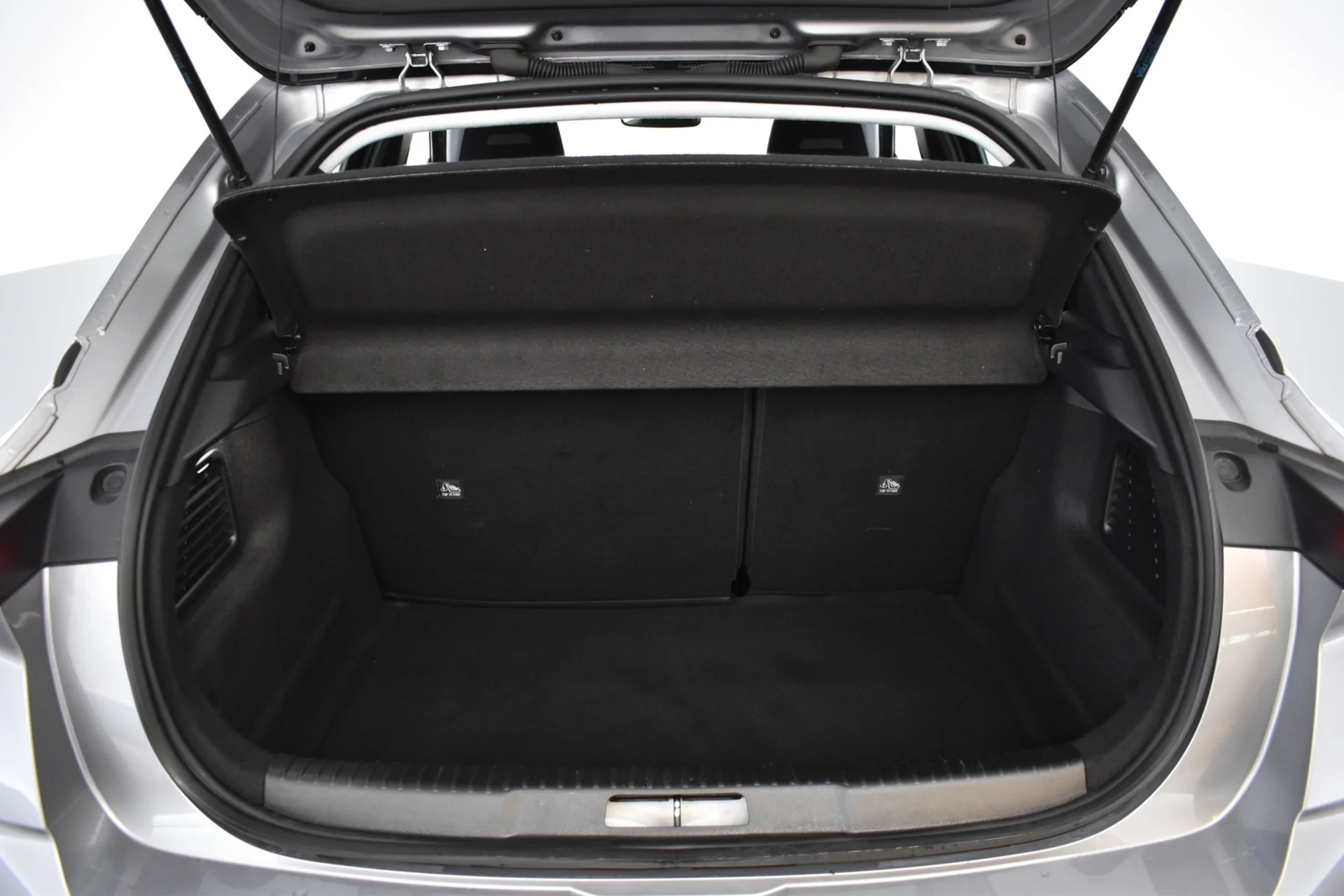 Car Image - 228JJnU0ItVIFzwMG6uAsX