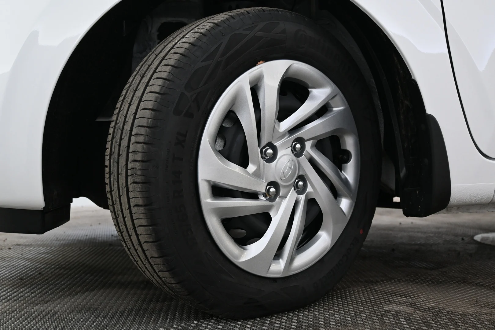 Car Image - RbXx0Usnwr746vQ7mT31y