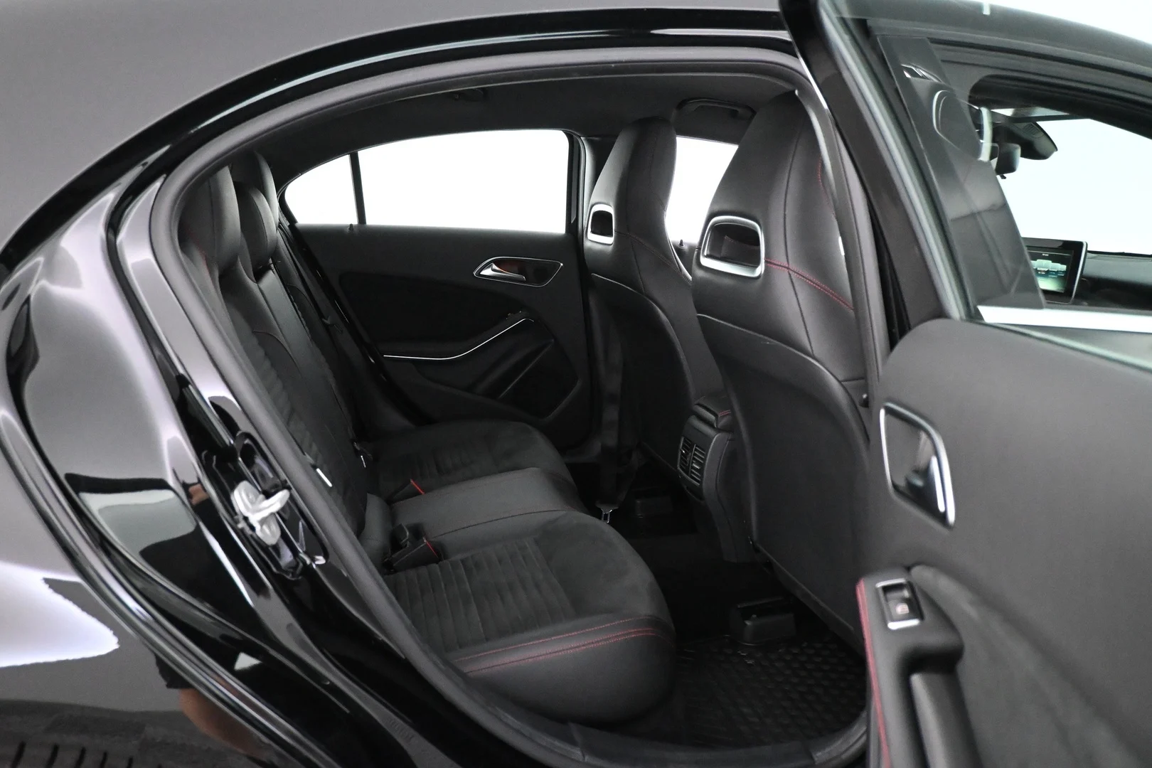 Car Image - 76az3h12EEdLlUJcjmnWOs
