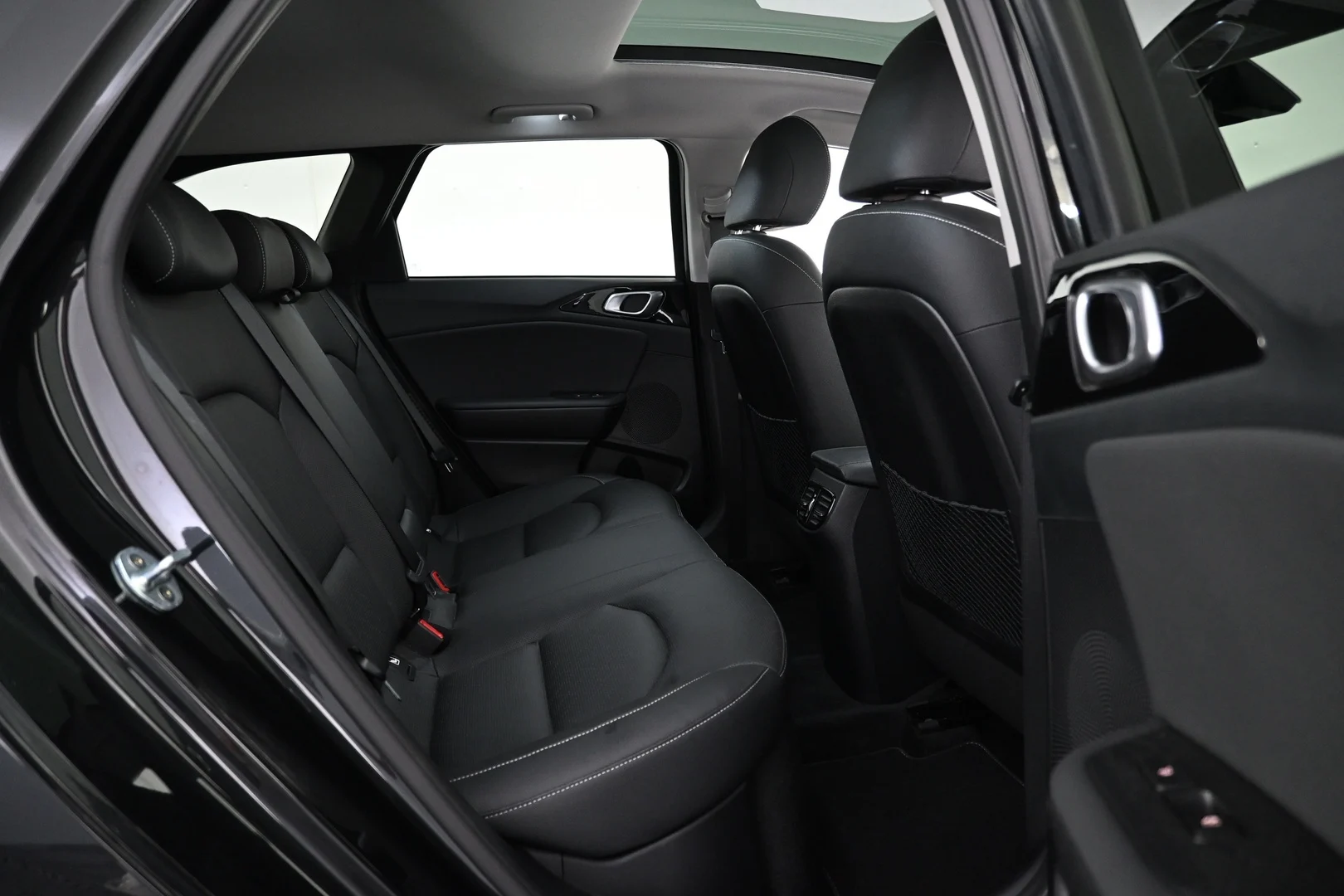 Car Image - 4hMT0KRBMiB6LQ3gkRXf9J