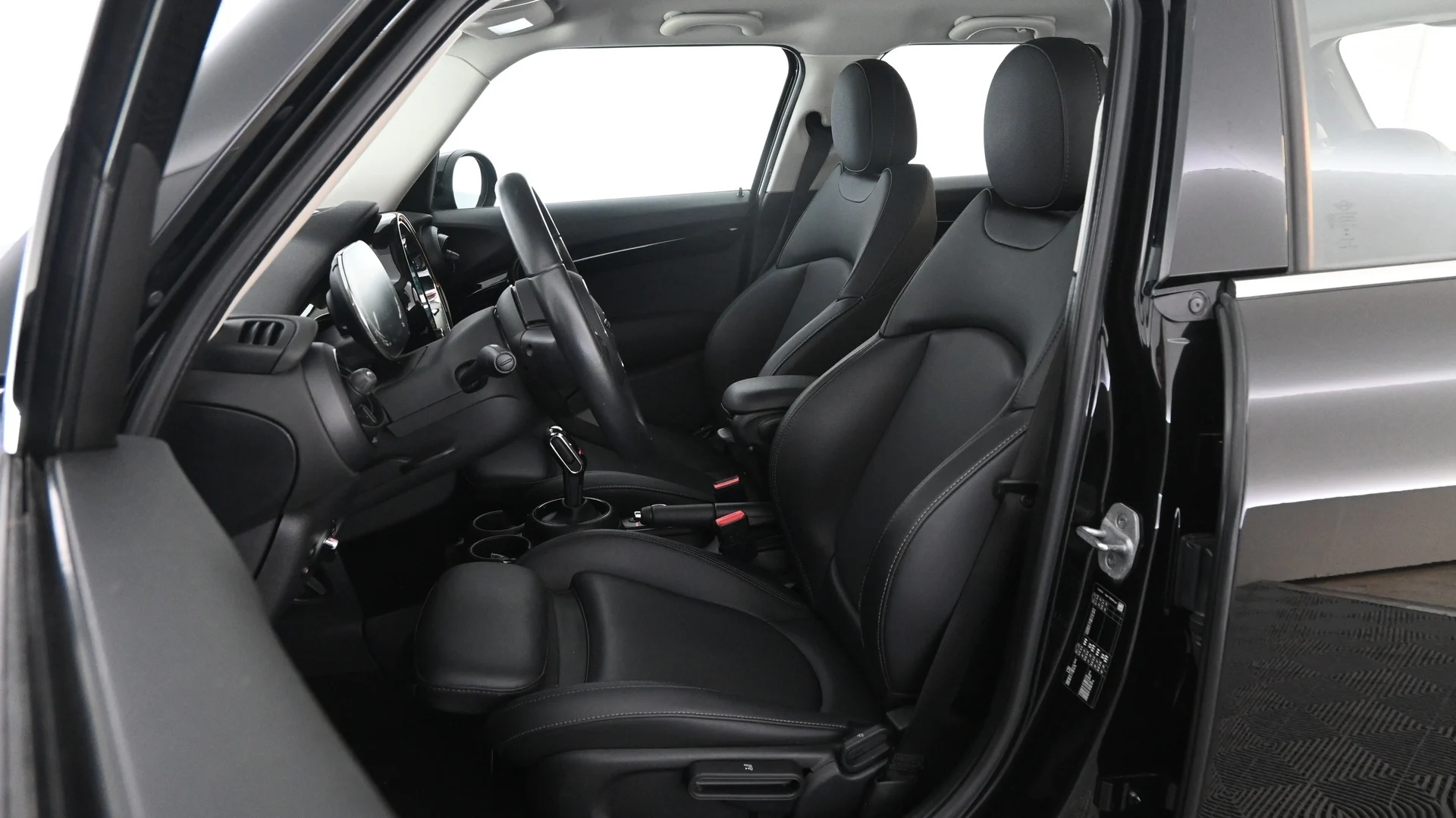 Car Image - 3LUplsOJGpRtiVZJEsL2nr