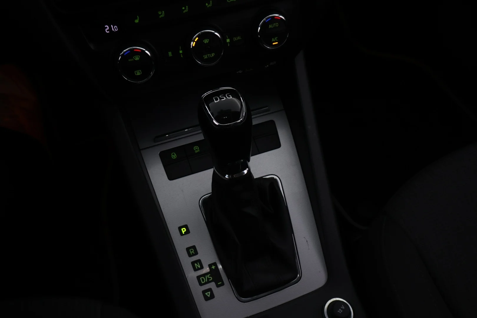 Car Image - 1KuFQjbEEaepXoIhdK35Oo