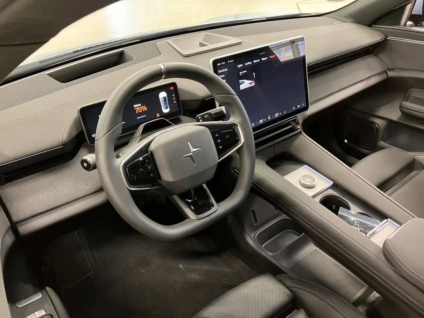 Car Image - 7KqGSFaNbLYrywc1EEIz2h