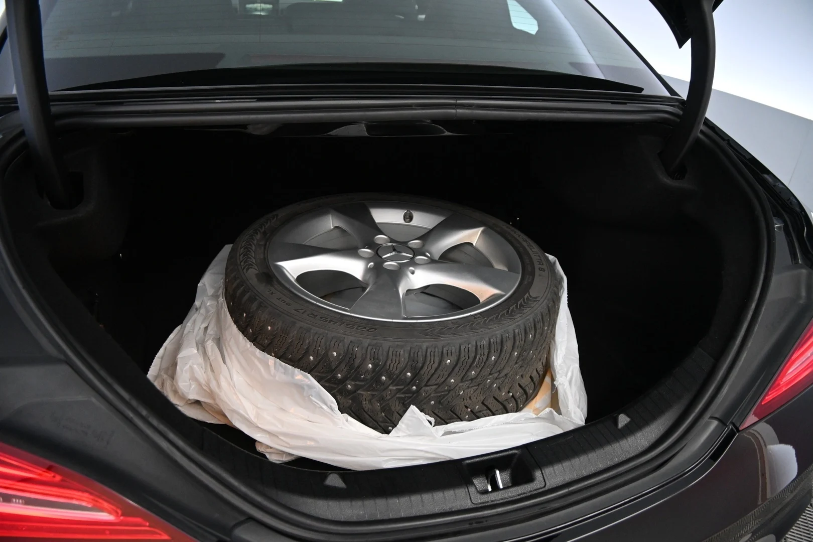 Car Image - 6eVr8jiWH6hOMOeLSJ5IBz