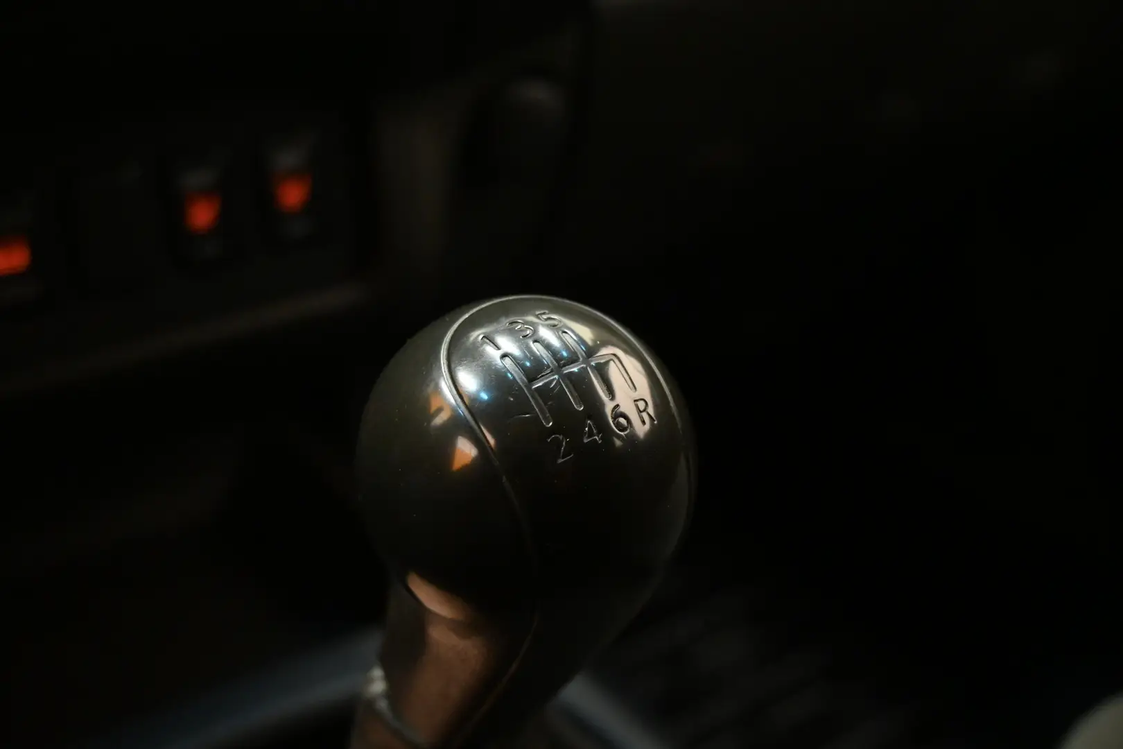 Car Image - 1pJdAx8QMvlFgIK7VO42Tm