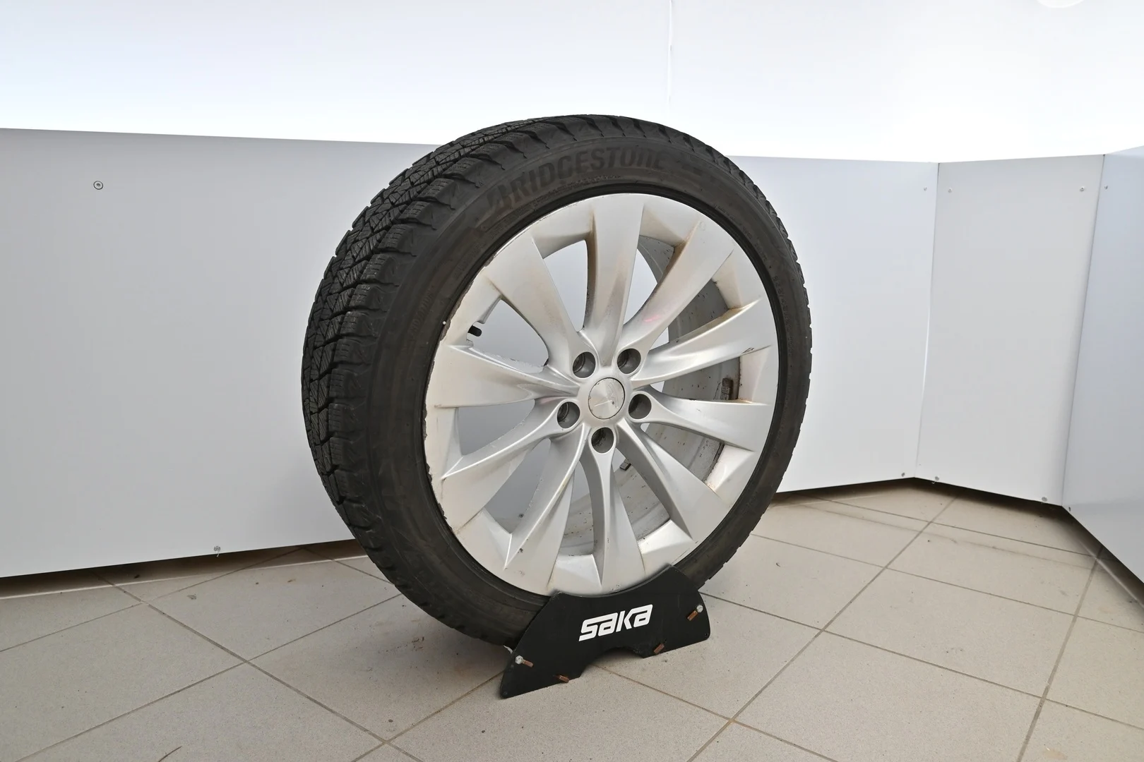 Car Image - ChJHyhUTw0z3gD7FAa0dA