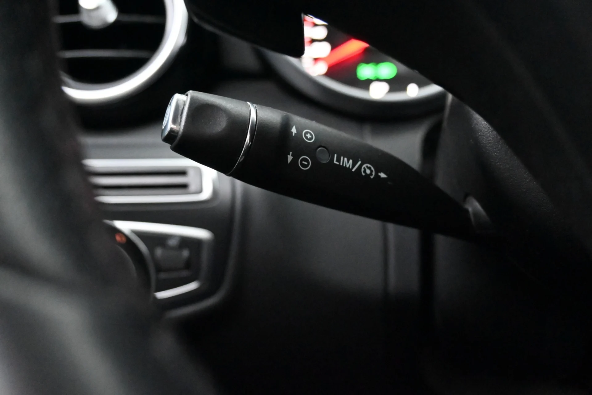 Car Image - 16x3txL7Gh68v6AJHuMkIt