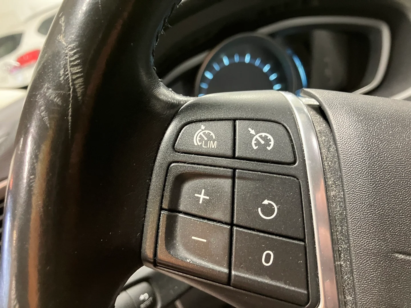 Car Image - 3Y8enJEGW00unI5dl1MXu4