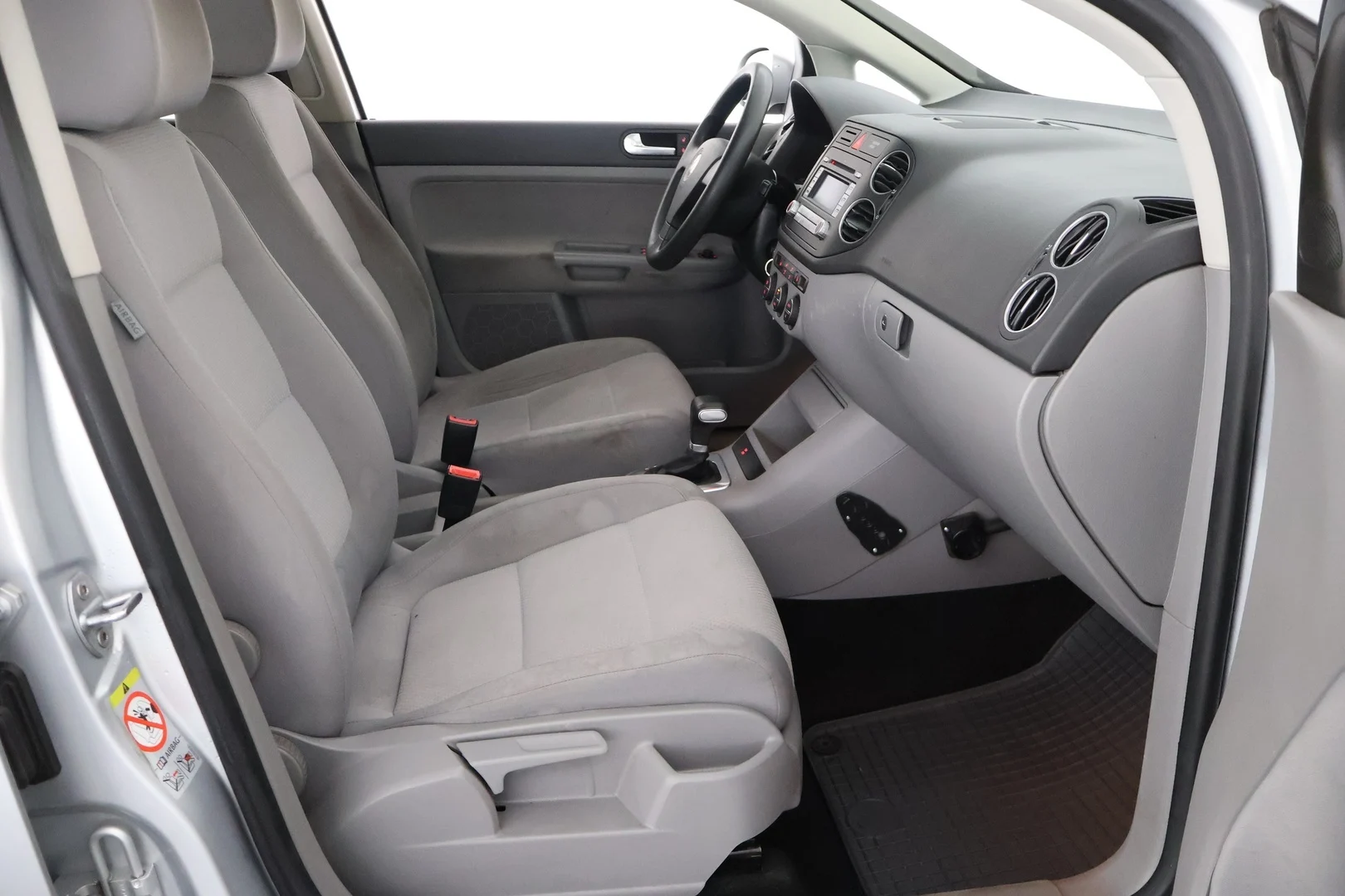 Car Image - 2YLT7kKczBwYrad9vNLVom