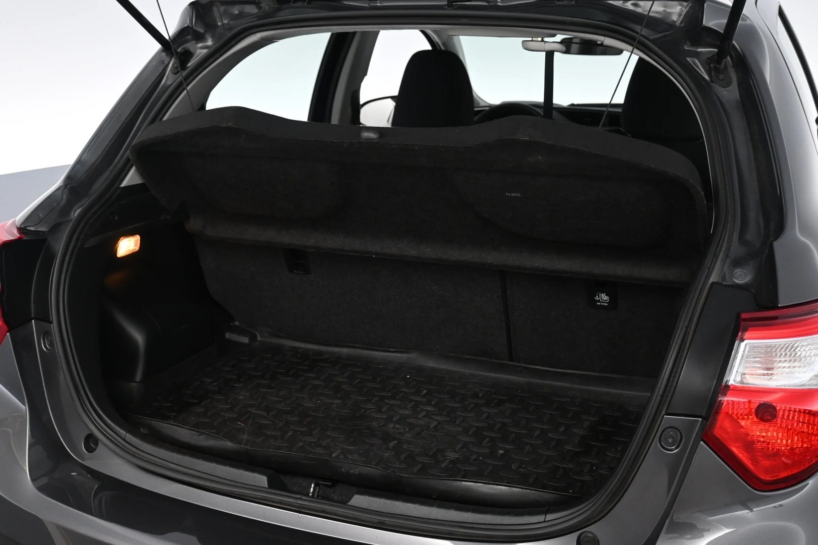 Car Image - 4MFAV2wzDD56o6Xqz7auHl