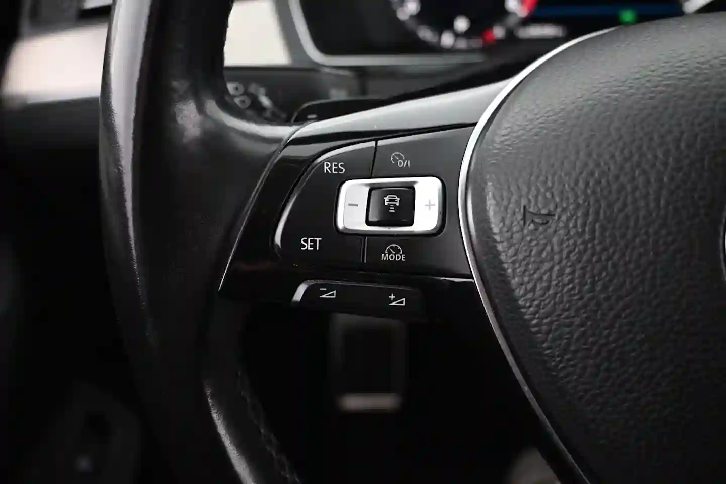 Car Image - 1FBi9mCdycl7sjD6C6FxyT