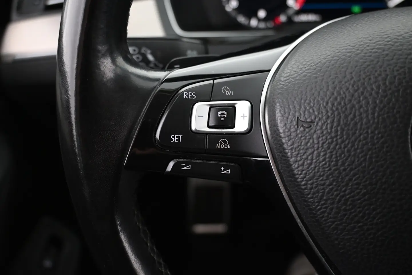 Car Image - 1FBi9mCdycl7sjD6C6FxyT