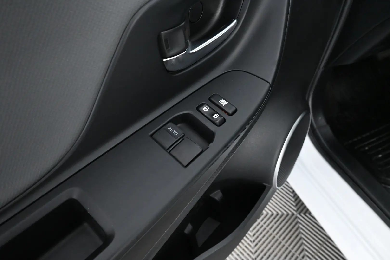 Car Image - 7Hv9gjzARlqtzPF3TknKdc