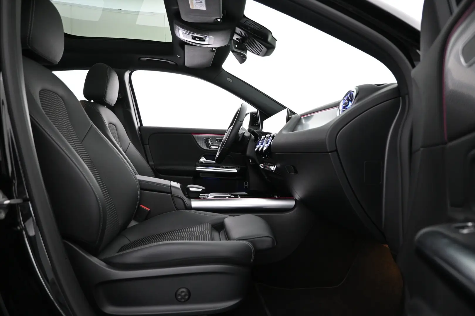 Car Image - 2wOCOKCtmlYPjlRgjD7TvL
