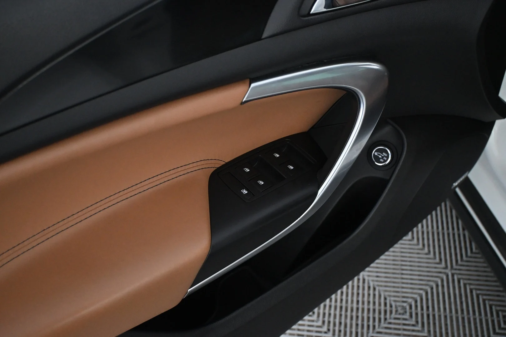Car Image - 3oBs46ZNGxXDKZ8Qamamb7