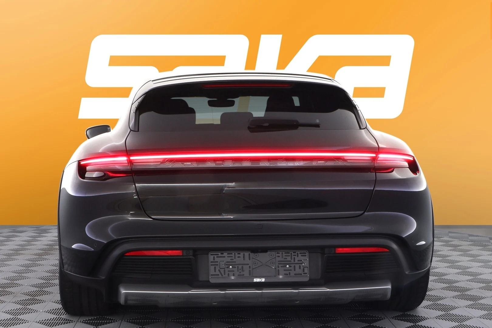 Car Image - 1ts2EMq7QdryiM9IJp1B7Q