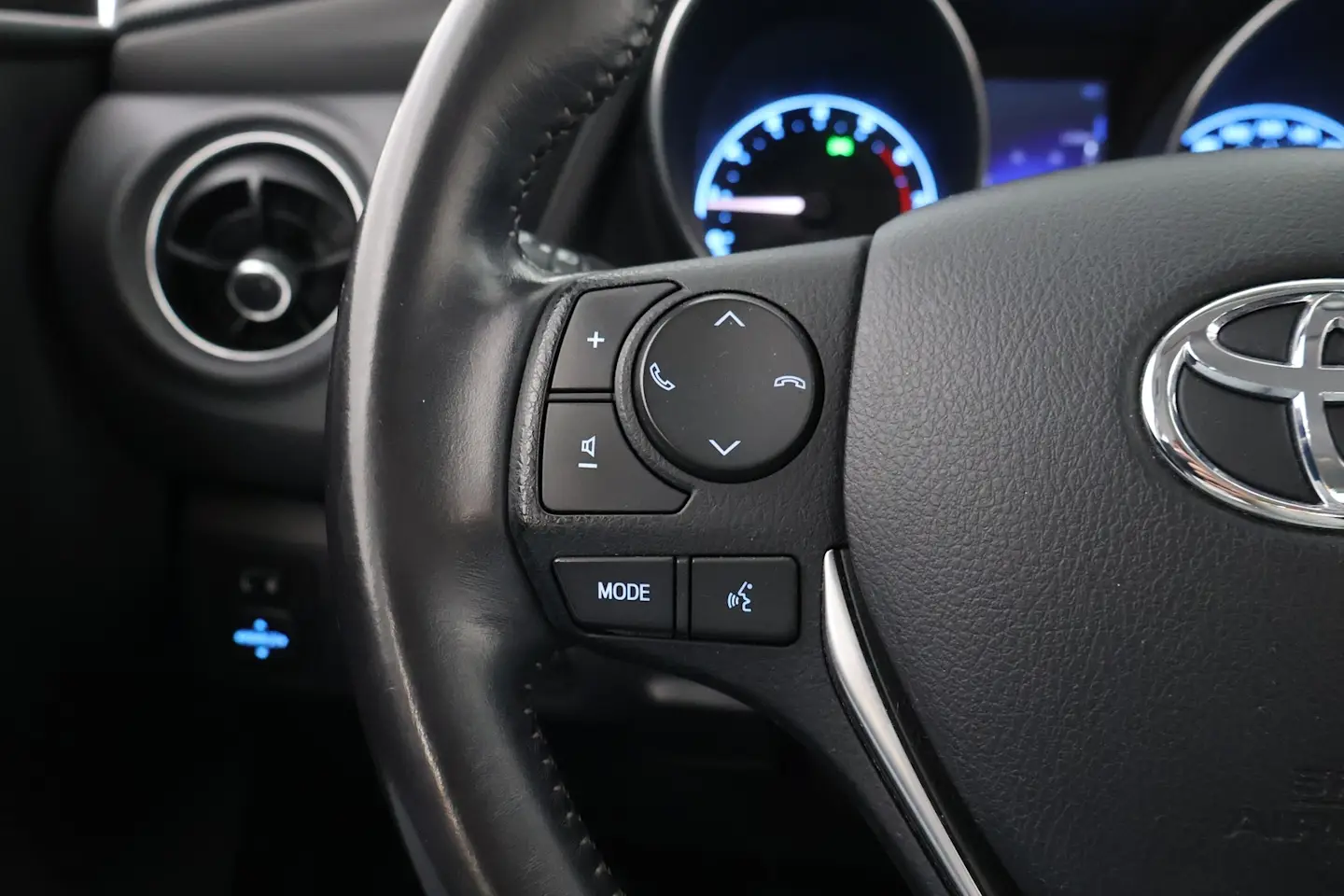 Car Image - 1l02wDbDeiGu1ZBXrU5NZp