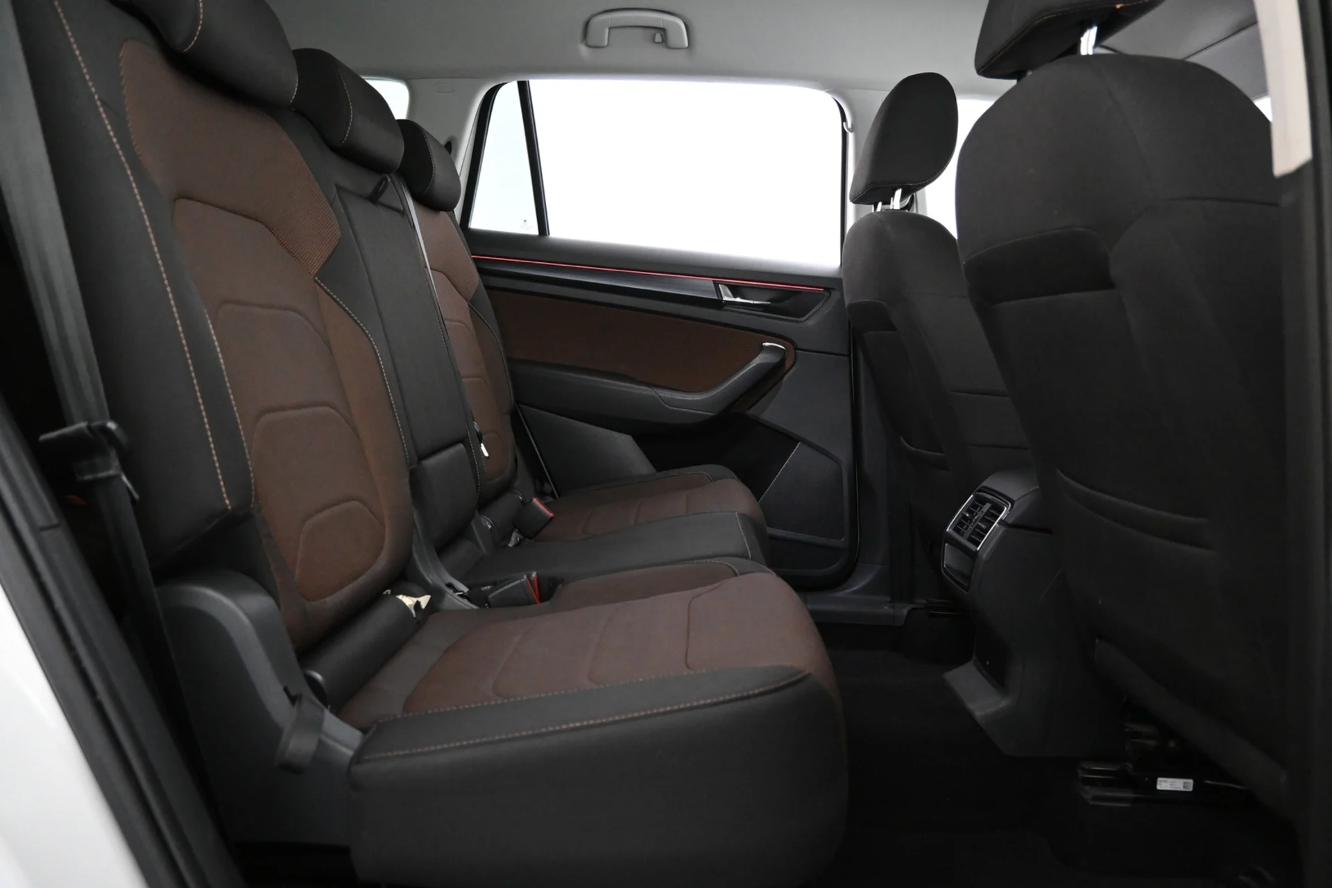 Car Image - 29ApSSFYxLKugIJRfs1iUJ