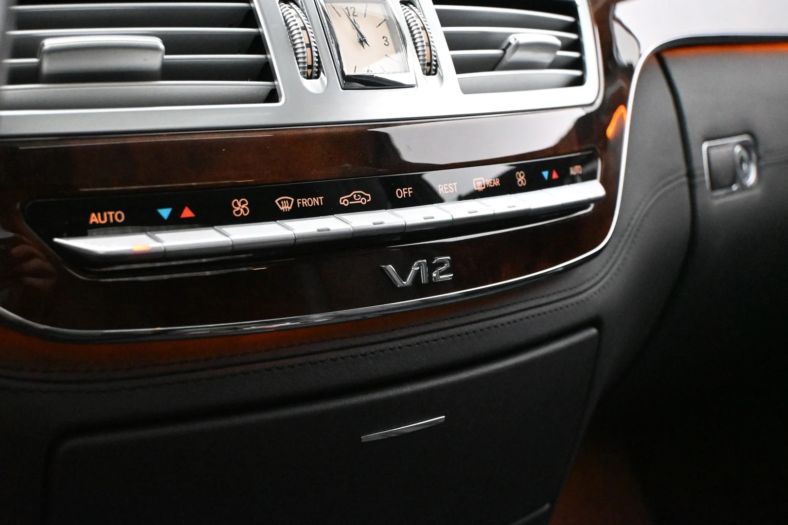 Car Image - 7tEewDUunmshCVIjZRu5lO