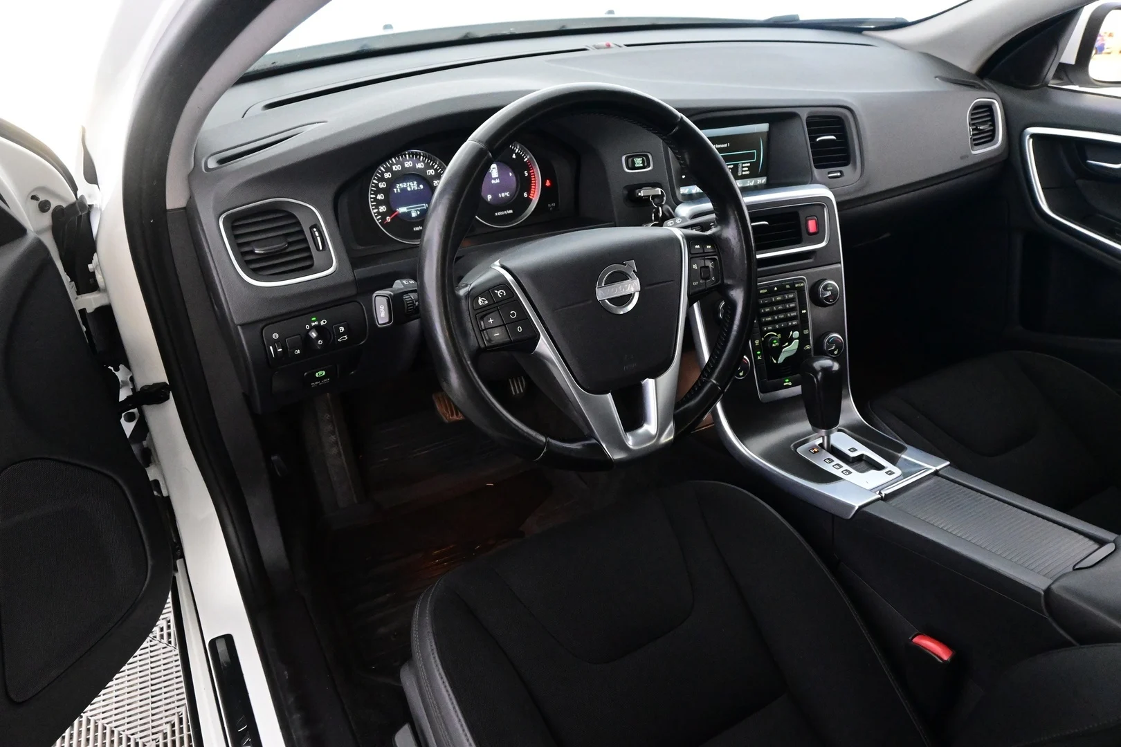 Car Image - 7JE65xhpk49zTVyfjTcIvy