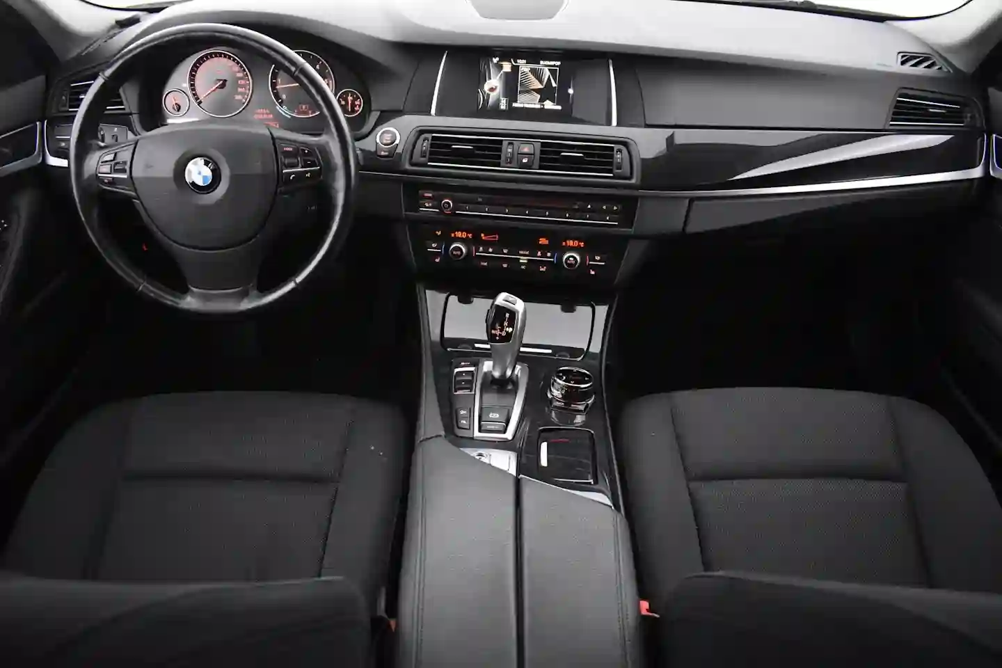 Car Image - 01n3Ufcpa87r0x8paqvRWY