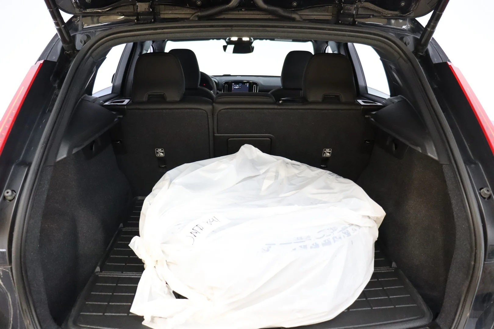 Car Image - 1C8BPQ1E1943FpjwwGCuce