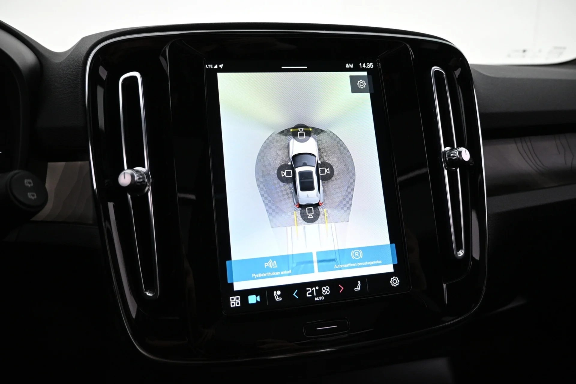 Car Image - 1luzKeOXComeMJFng3RC7Z