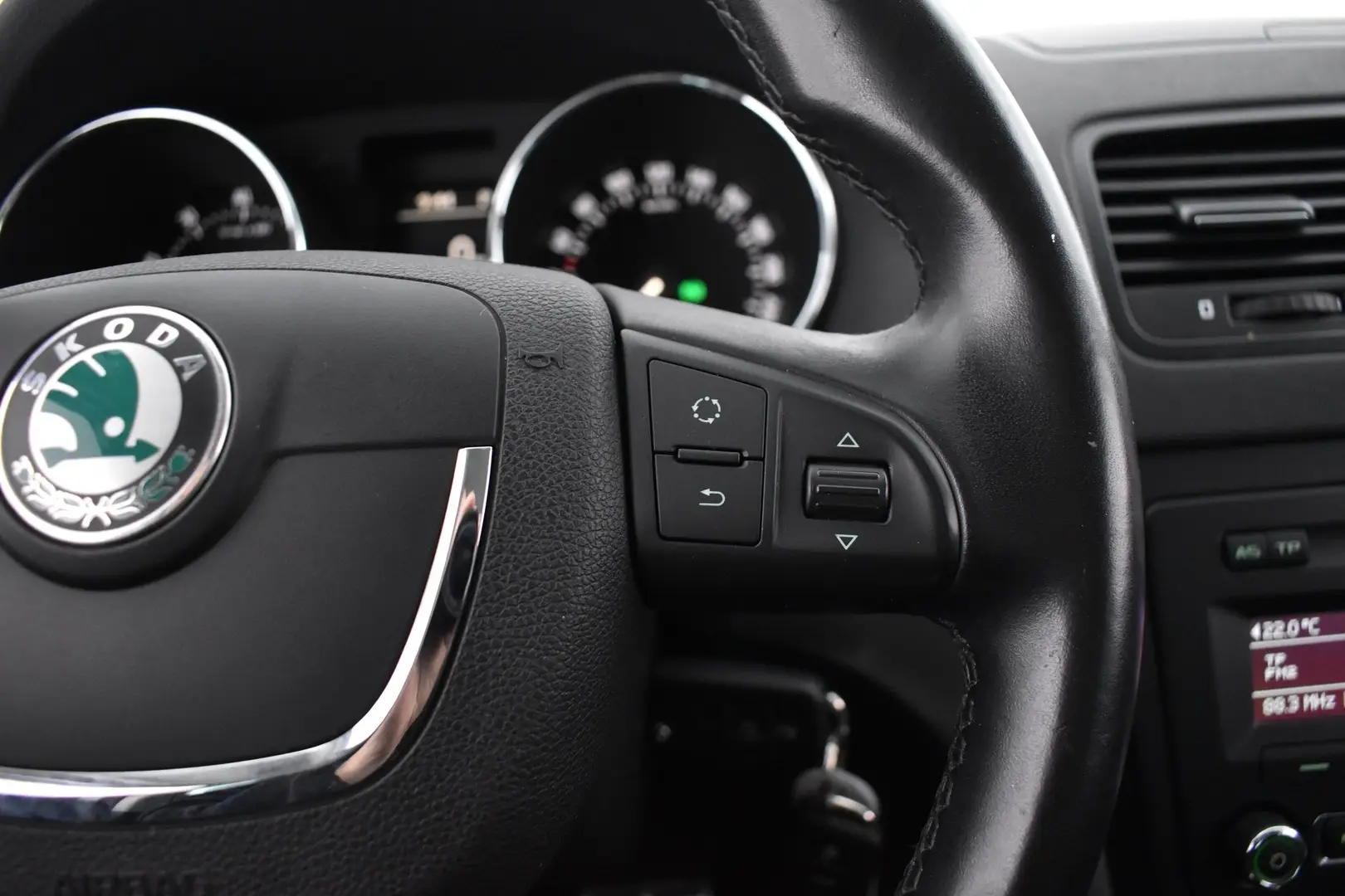Car Image - 4R3h9hmYzpzQktl6YzLNZ7