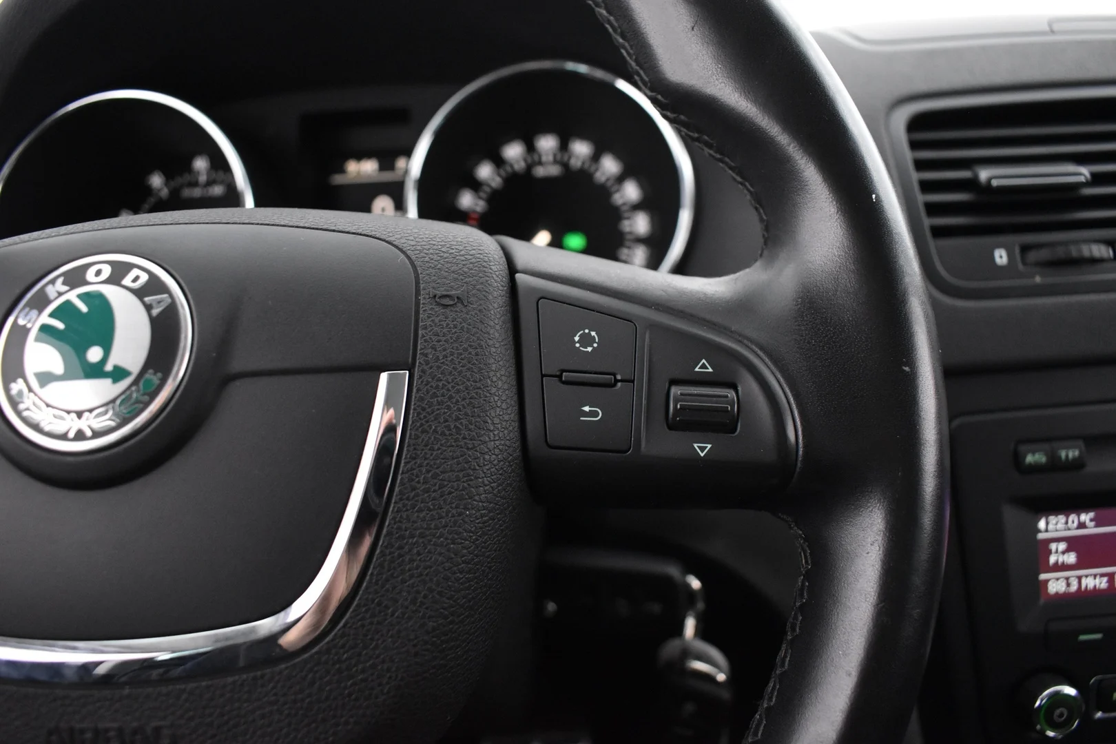 Car Image - 4R3h9hmYzpzQktl6YzLNZ7