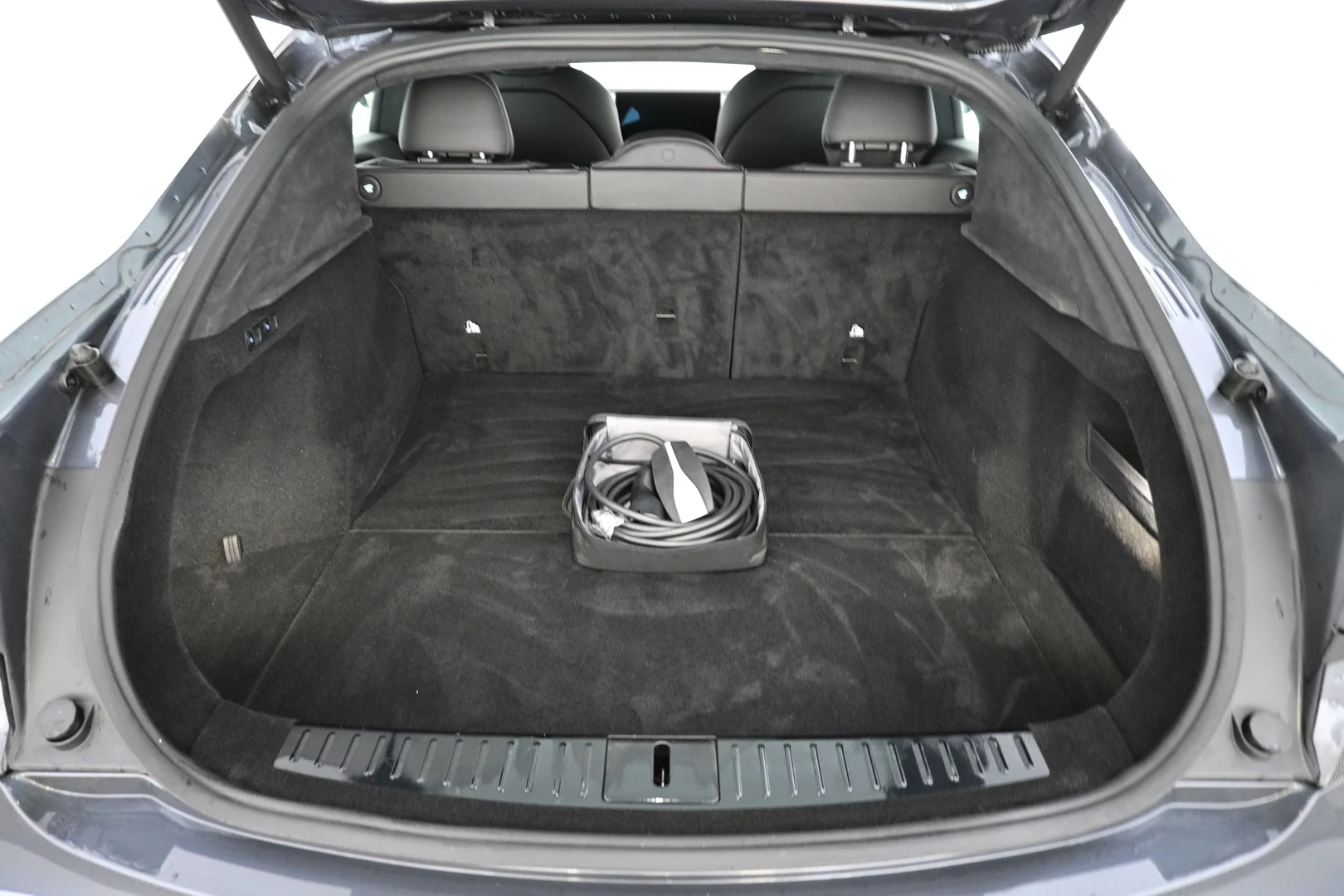 Car Image - 6vIkF36FbUxfPrQAL69Drq