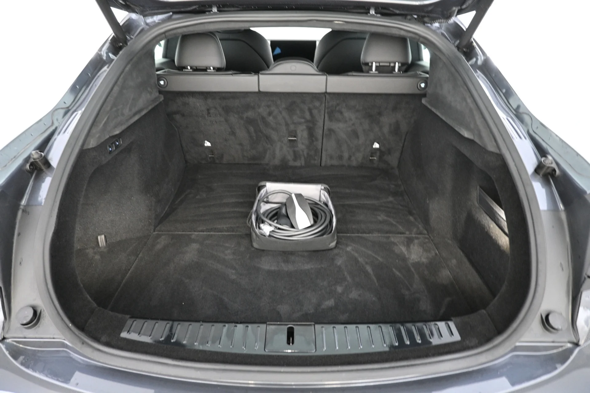 Car Image - 6vIkF36FbUxfPrQAL69Drq