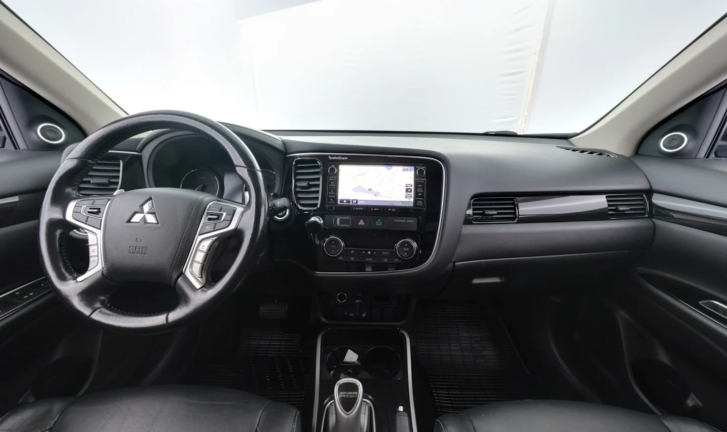 Car Image - 4ldT6d2OtAU2sKyn5iXqvn