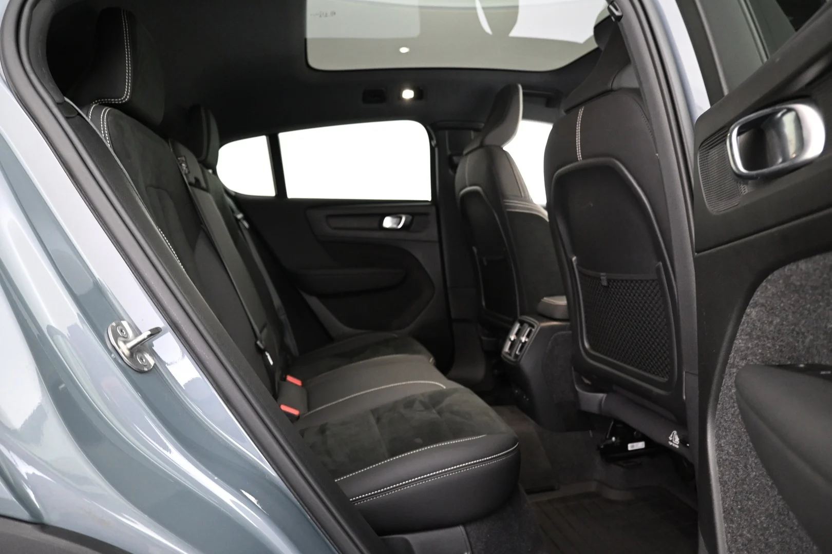 Car Image - 18odK4CNlEcjZbroKRNOXd