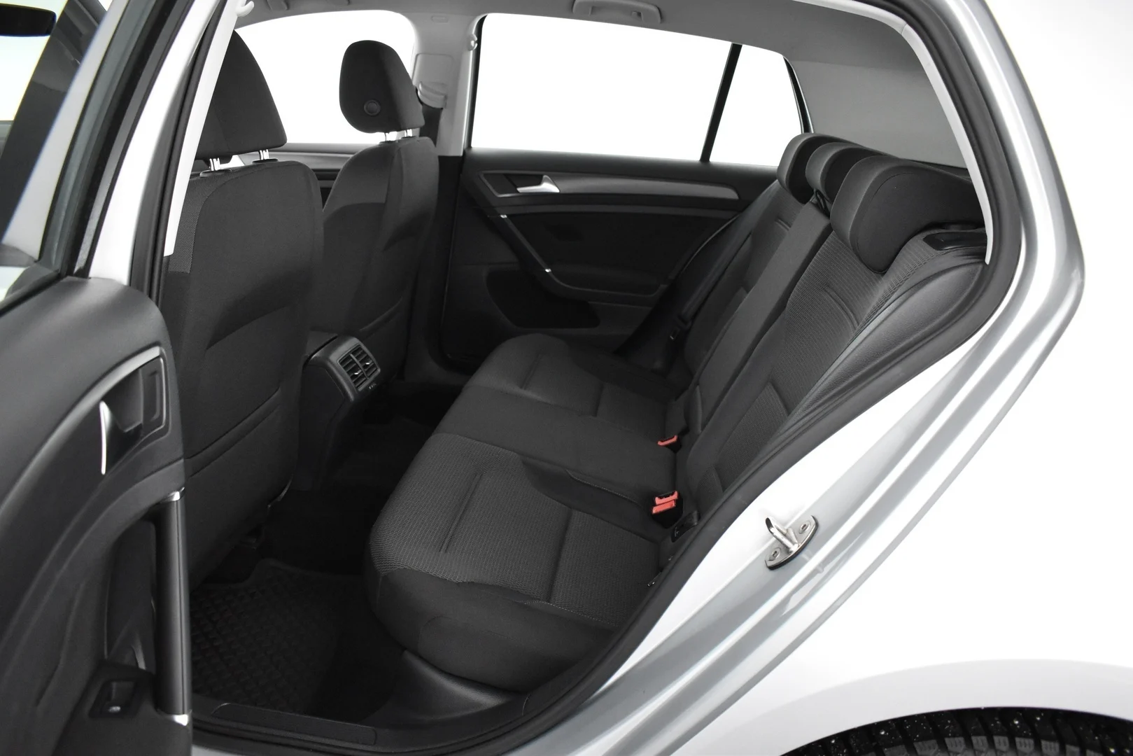 Car Image - 4x29MqTWQ68zV0LewozLQx