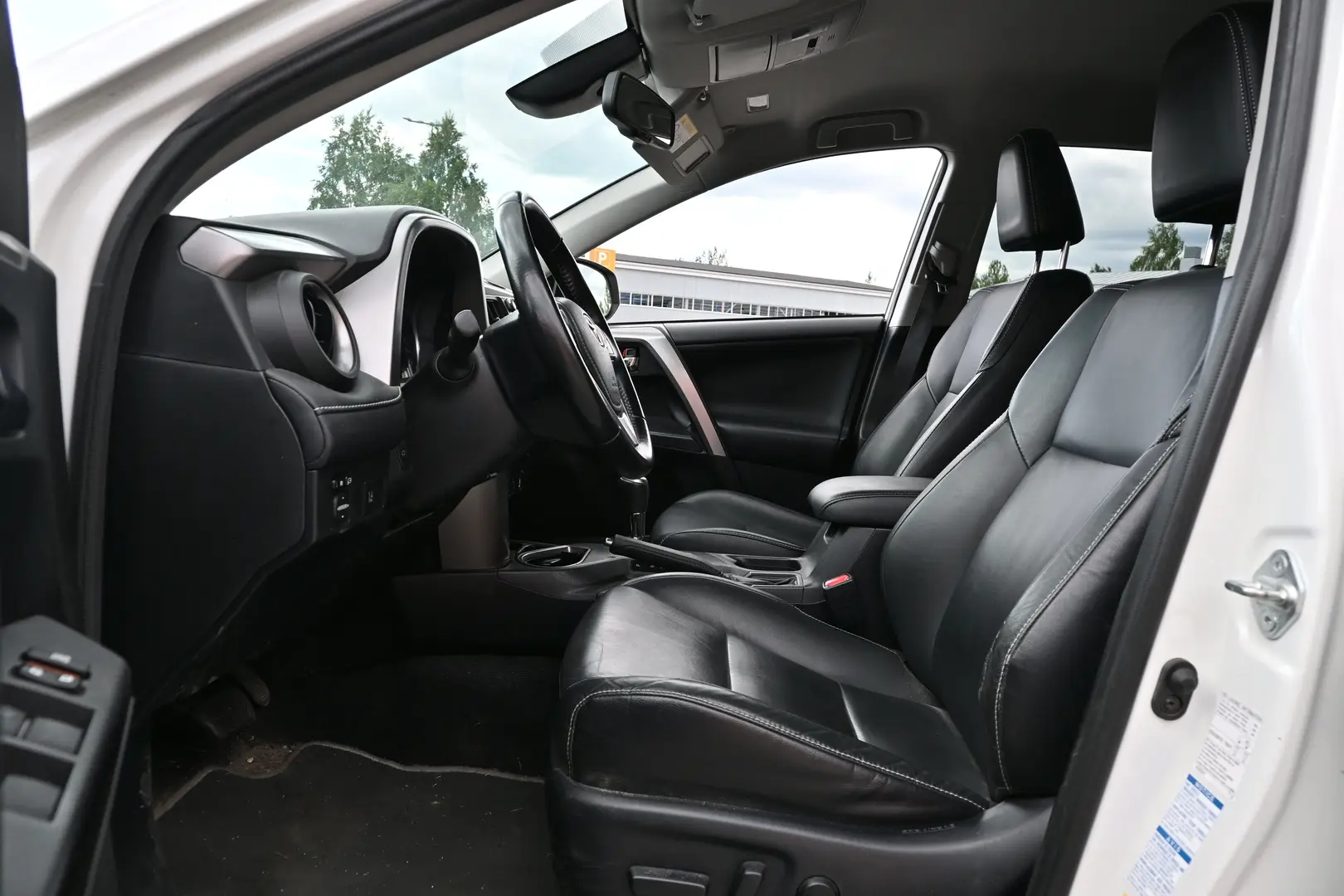 Car Image - 37YC0ZSR9RIP7rUAfIDjdi