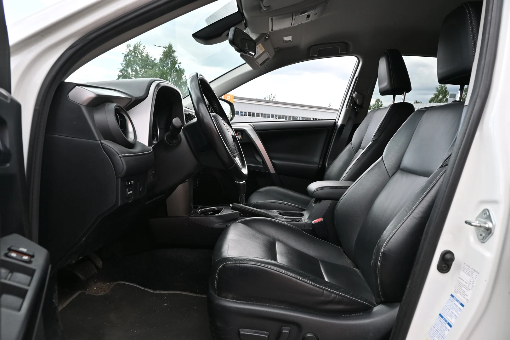 Car Image - 37YC0ZSR9RIP7rUAfIDjdi