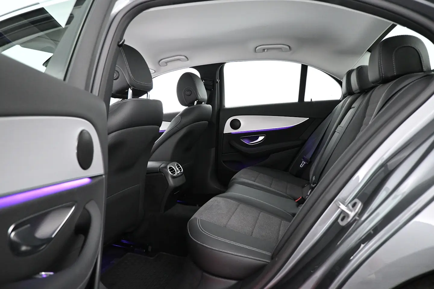 Car Image - 3lnCWe58XfJFeiGs7XGkWL