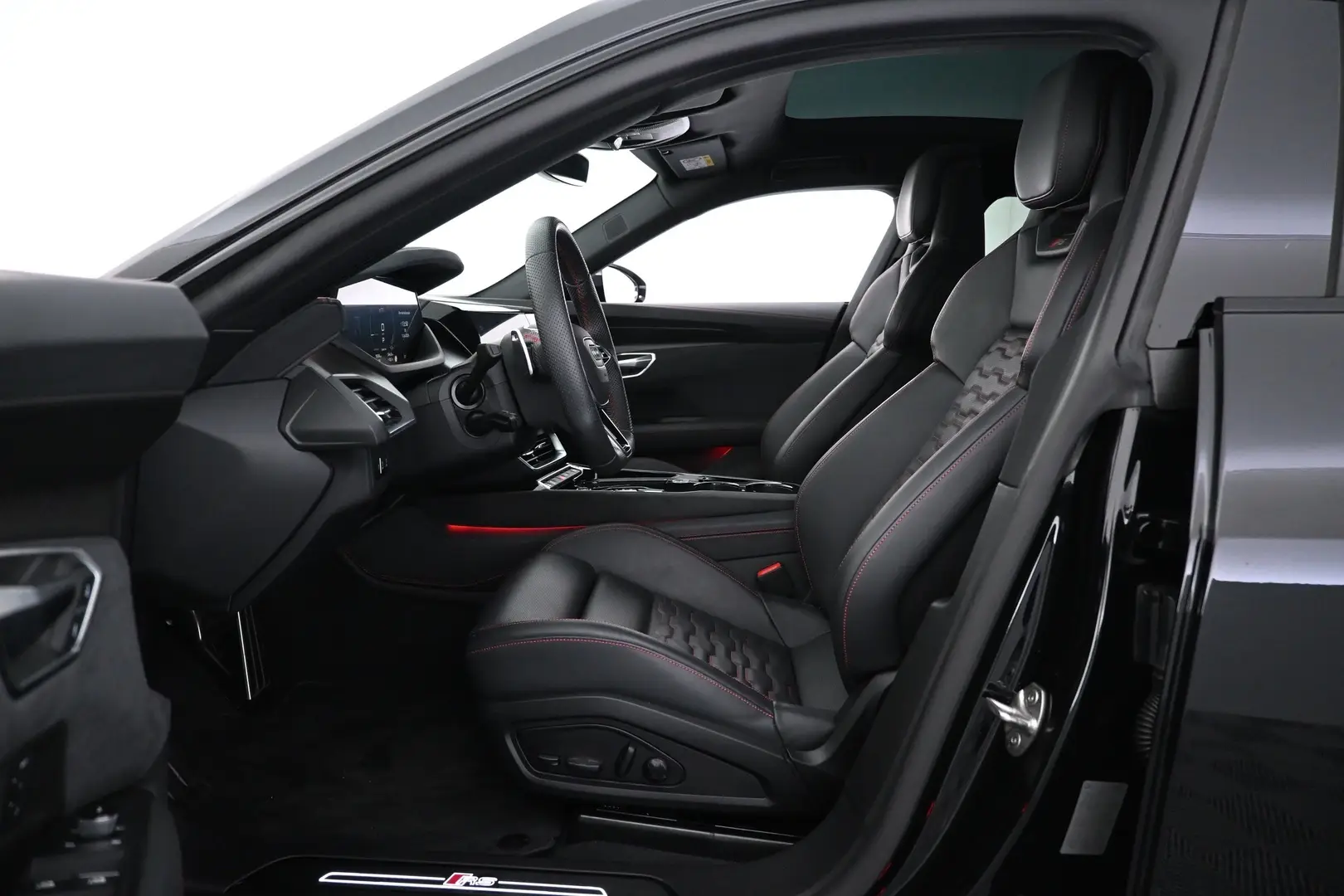 Car Image - 3lFU9XgN3VsanjiuCGeTjp