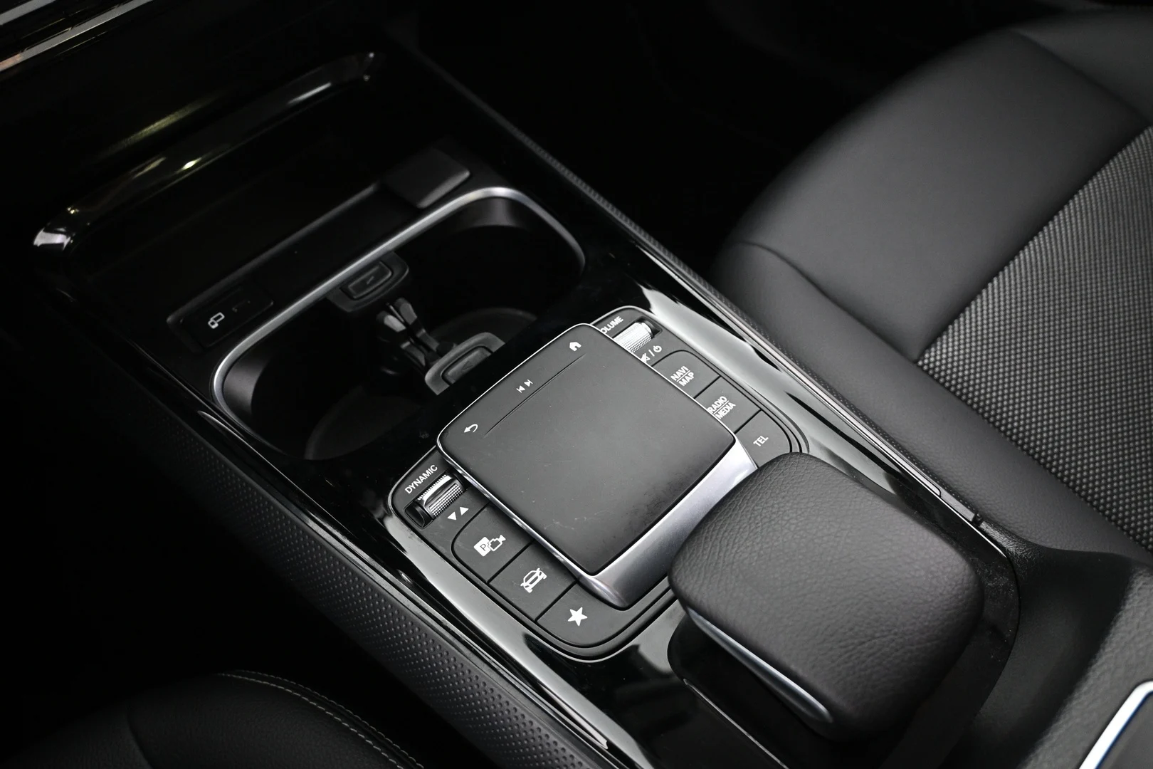 Car Image - KdnRJ8d7UCdiFDKsZ87TQ