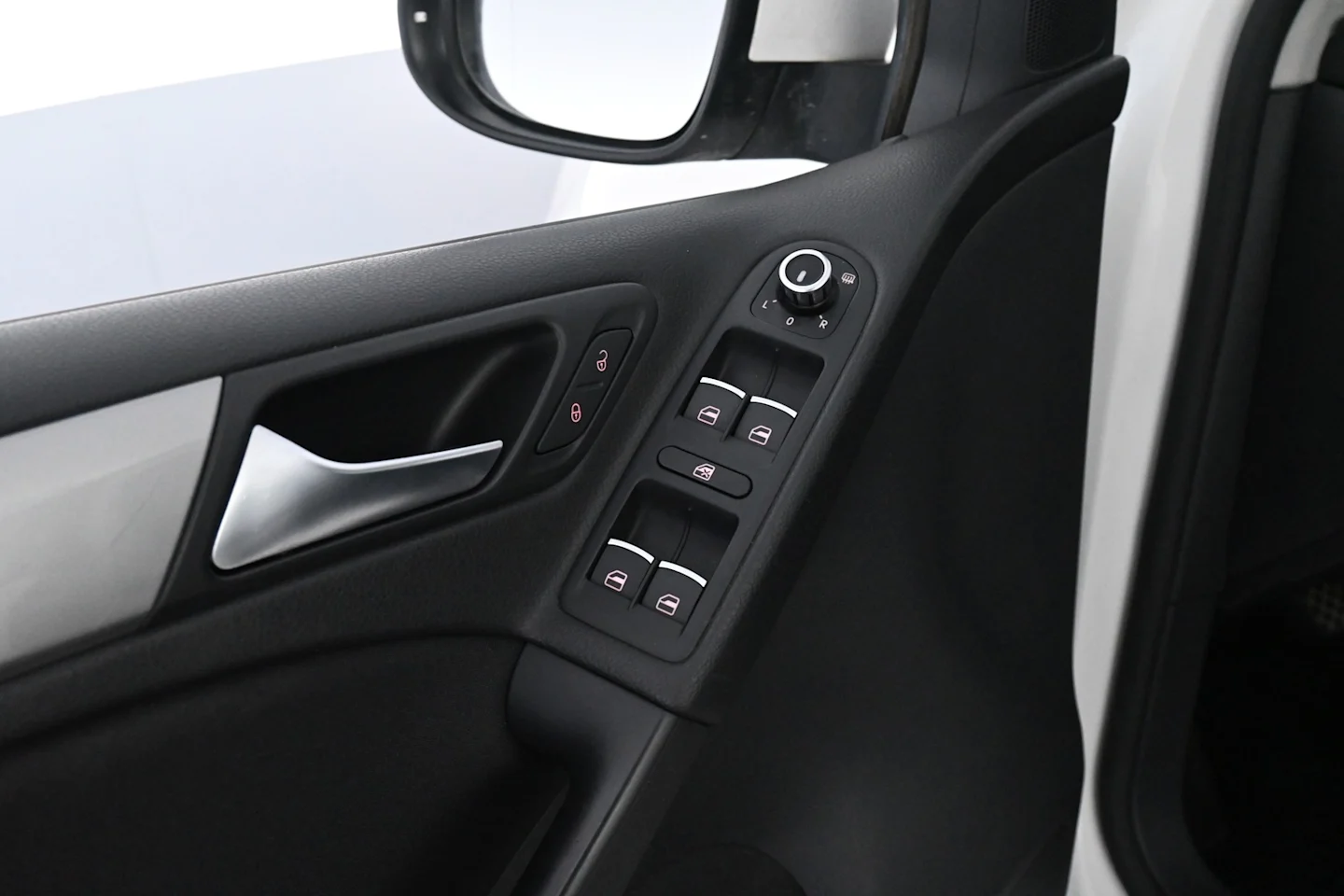 Car Image - 4PUjTZkG06DD75cKPM4Upr