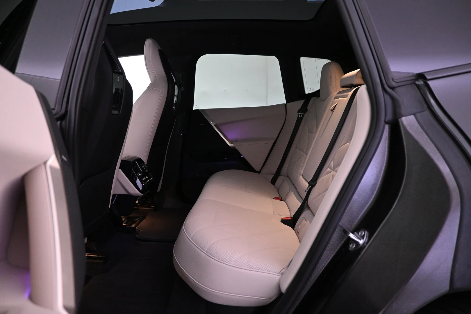 Car Image - 1CbKNPWTDEIICith8h1LNi