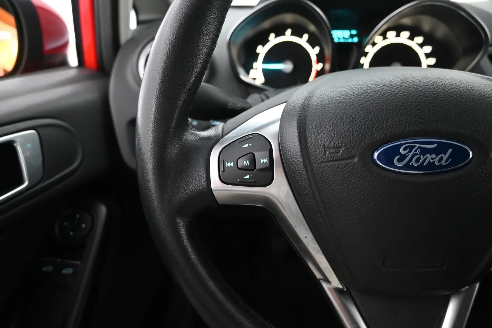 Car Image - 2010BCGeybzqKZFQK4cAA4