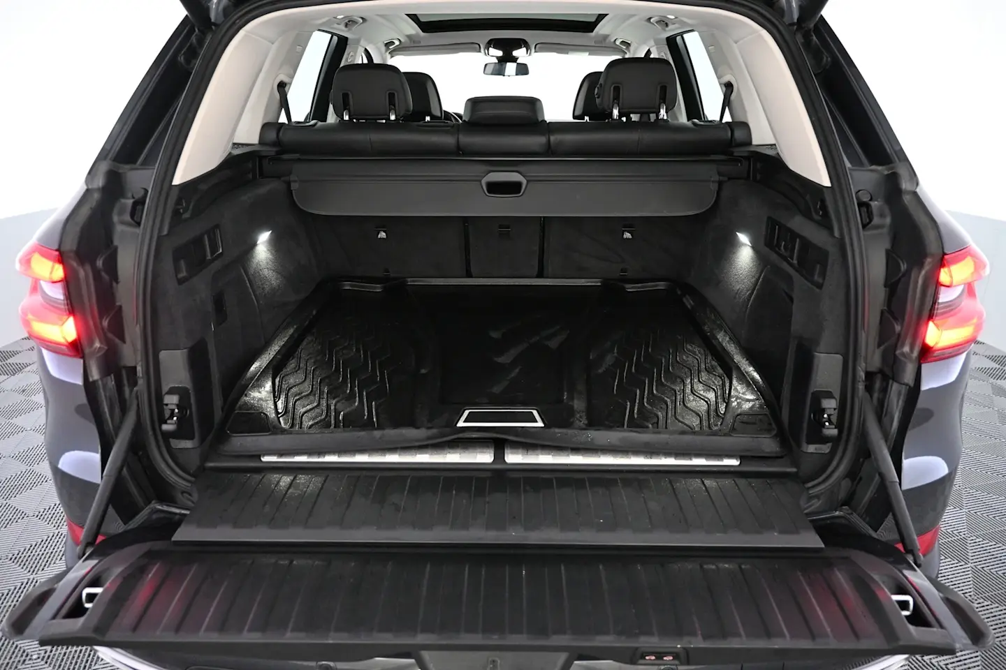 Car Image - 5eOsRwcHCYIqCphjiZEkcy