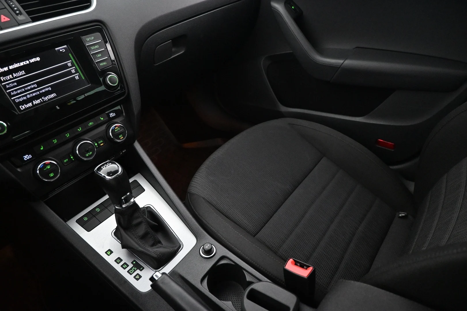Car Image - 2O465bzTesB4YhpZYDkYqI