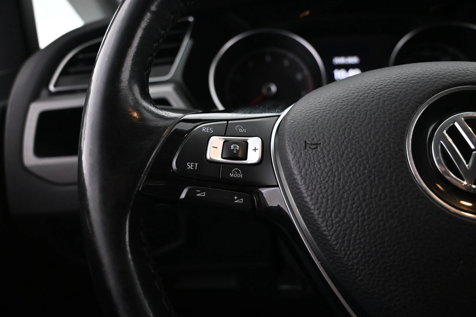 Car Image - Q2BXNQbIqW5plPjr7lXbn